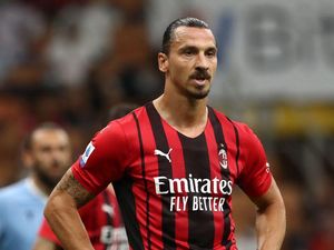 Crespo Puji Ibrahimovic Setinggi Langit Crespo Puji Ibrahimovic Setinggi Langit