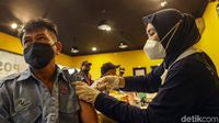 Antusias Ratusan Pengemudi Jak Lingko Disuntik Vaksin-Donor Darah