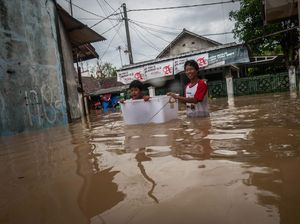 Intensitas Hujan Tinggi, Rangkasbitung Terendam Banjir Intensitas Hujan Tinggi, Rangkasbitung Terendam Banjir