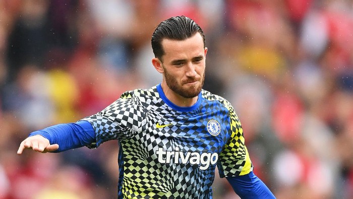 LONDON, ENGLAND - AUGUST 22: Ben Chilwell of Chelsea shoots during the warm up prior to the Premier League match between Arsenal and Chelsea at Emirates Stadium on August 22, 2021 in London, England. (Photo by Michael Regan/Getty Images)