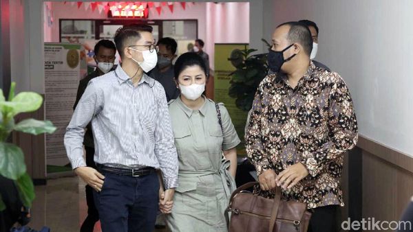 Potret Desiree Tarigan Jadi Saksi di Sidang Cerai Bams eks Samsons