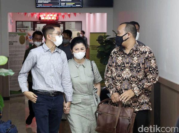 Potret Desiree Tarigan Jadi Saksi di Sidang Cerai Bams eks Samsons