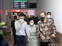 Desiree Tarigan, Pilih Hotma Sitompul atau Hotman Paris?