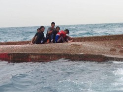 Elang Laut Terbalik di Perairan Pulau Damar, Ini Detik-detik Evakuasi ABK
