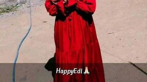 10 Status WA Pakai Bahasa Inggris Ini Kocak Abis, Bikin Gagal Paham