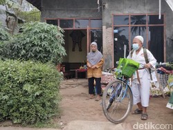 Anak yang Ibunya Kayuh Sepeda Puluhan Kilo Juara Karate: Untuk Bapak di Surga