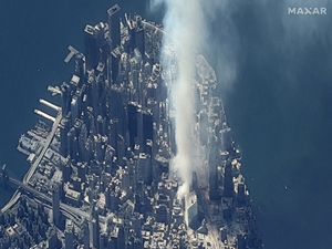 Detik-detik Tragedi 11 September 2001 Dipotret dari Satelit Detik-detik Tragedi 11 September 2001 Dipotret dari Satelit