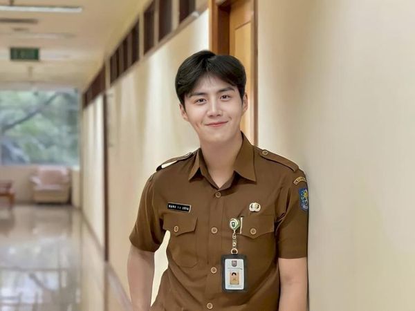 Ini Pria di Balik Meme Kim Seon Ho Jadi PNS