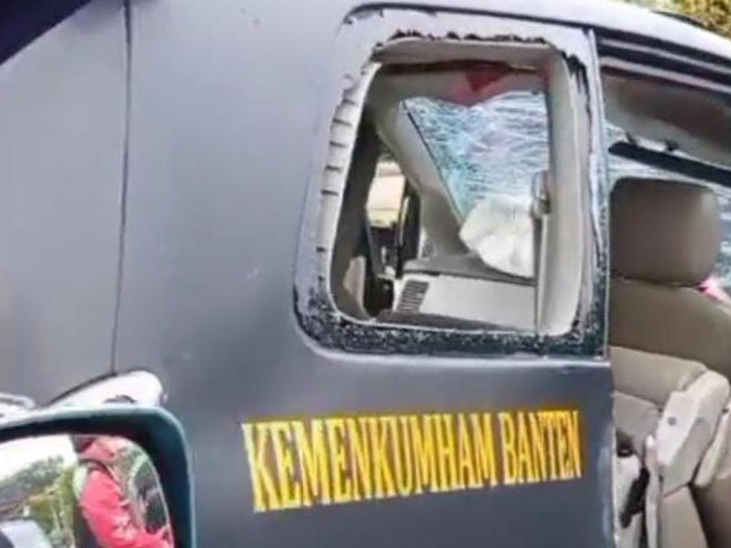 Kecelakaan di Tangerang, Mobil Dinas Kemenkumham Kanwil Banten Ringsek Kecelakaan di Tangerang, Mobil Dinas Kemenkumham Kanwil Banten Ringsek