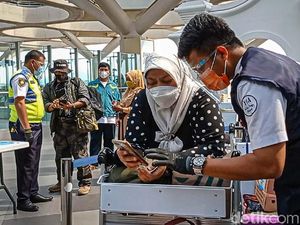 Naik Pesawat Tak Harus PCR Lagi, Apa Kata Penumpang? Naik Pesawat Tak Harus PCR Lagi, Apa Kata Penumpang?