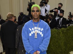 Foto: Deretan Pria yang Pakai Dress di MET Gala 2021