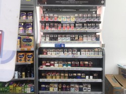 Anies Larang Rokok Dipajang di Rak, Ritel: Kayak Jual Umpet-umpetan