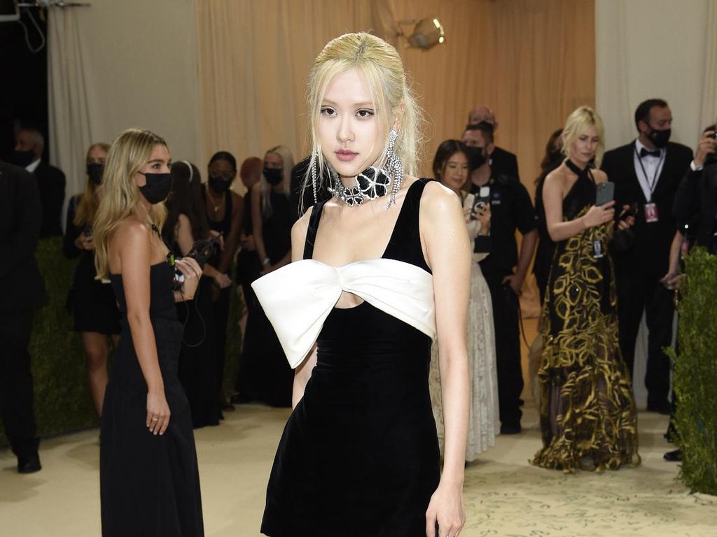 Rose BLACKPINK dan 6 Idol KPop Pernah Hadiri MET Gala, Siwon Jadi yang Pertama Rose BLACKPINK dan 6 Idol KPop Pernah Hadiri MET Gala, Siwon Jadi yang Pertama