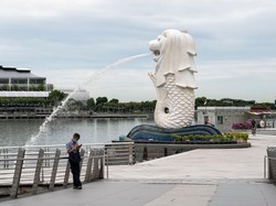 Singapura Longgarkan Pembatasan Corona, Ribuan Warga Australia Tolak Vaksin