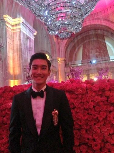 Siwon Super Junior di acara Met Gala 2013