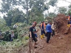 Banjir dan Longsor Terjang Sukabumi, Rumah-Fasilitas Publik Rusak