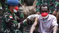Potret Tim Medis Lanud Silas Papare Vaksinasi COVID-19 Sampai ke Ujung Papua