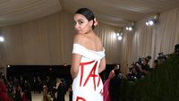 Foto: 7 Gaya Anggota DPR di MET Gala 2021, Picu Kontroversi