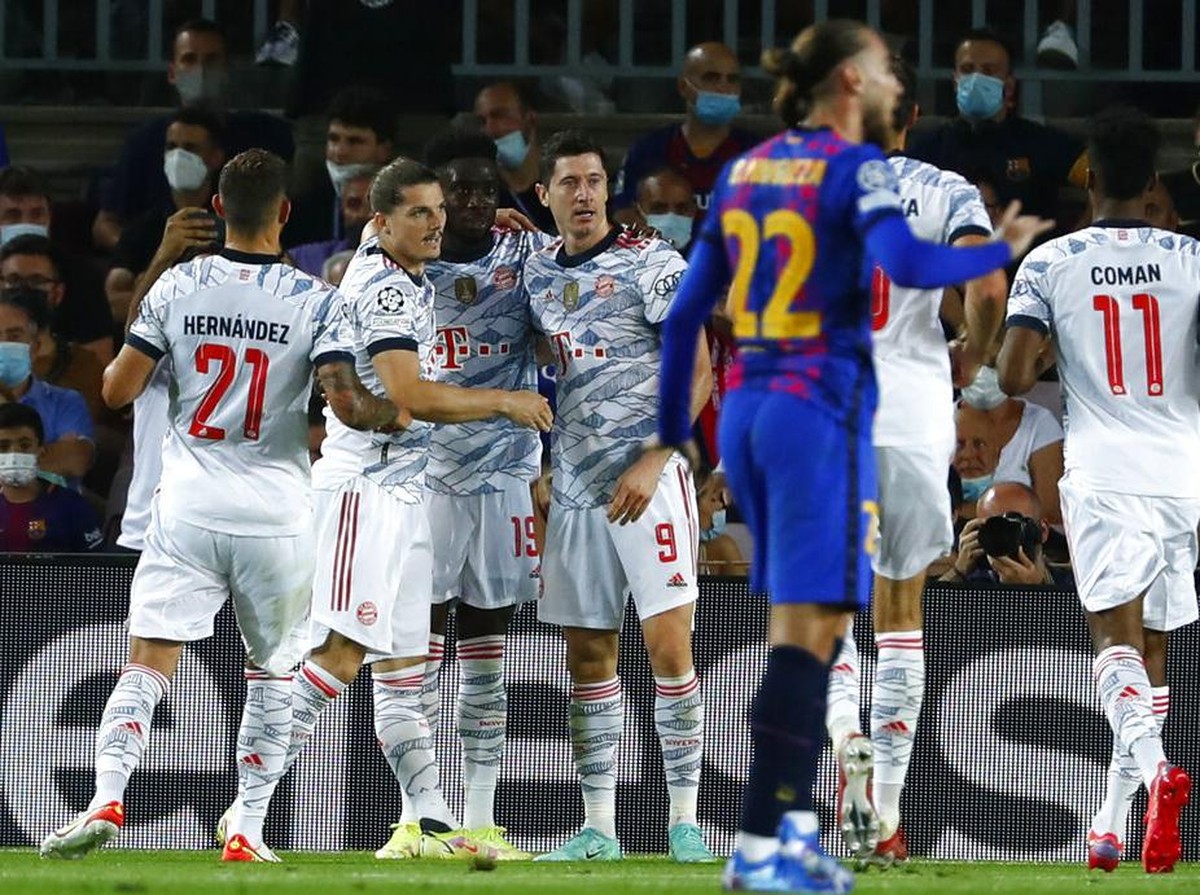 Head to head Bayern Munich vs Barcelona. (Foto: AP/Joan Monfort: