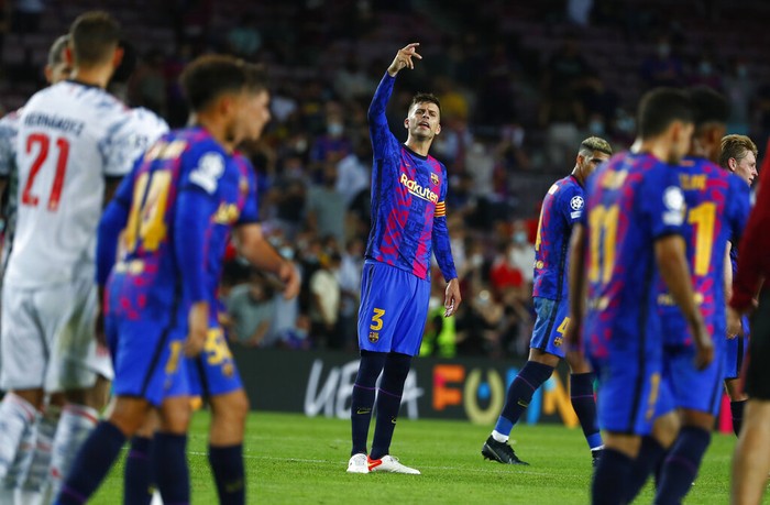 Bayern Munich meraih poin sempurna saat menyambangi markas Barcelona di match pertama Grup E Liga Champions 2021/2022. Die Roten menang 3-0.