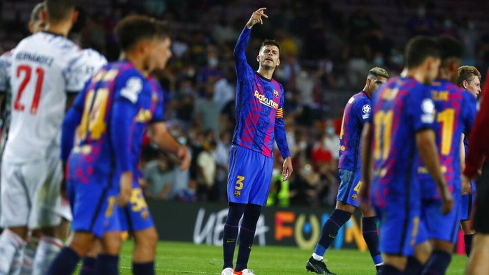 Bayern Munich meraih poin sempurna saat menyambangi markas Barcelona di match pertama Grup E Liga Champions 2021/2022. Die Roten menang 3-0.