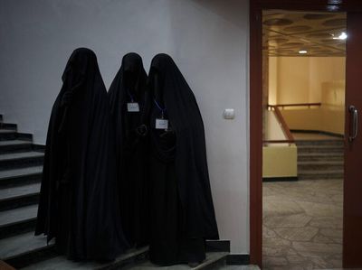 Berbalut Niqab, 300 Siswi Afghanistan Dukung Penuh Taliban