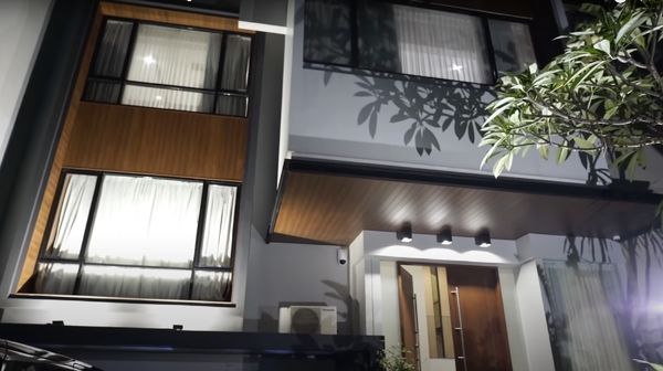 Intip 10 Foto Rumah Mewah Celine Evangelista, Tak Lulus SMP Kini Sukses