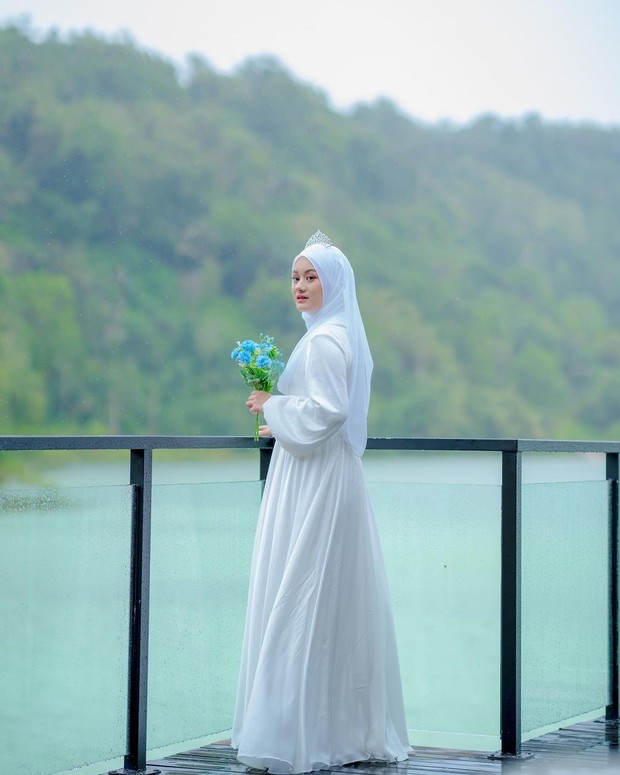 Dinda Hauw/ Foto : instagram.com/dindahw