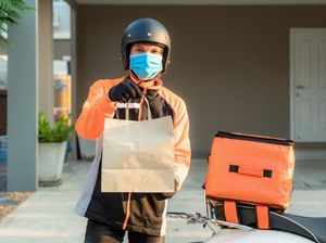 Kisah Haru dan Kocak Driver Ojol saat Antar Pesanan Makanan Kisah Haru dan Kocak Driver Ojol saat Antar Pesanan Makanan