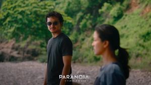 Potret Nicholas Saputra Berkumis di Film Paranoia
