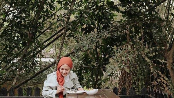 Mama Sofia Ikatan Cinta Ternyata Gemar Cicip Makanan Enak