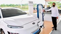 Gaya Jokowi Resmikan Pabrik Baterai Mobil Listrik Pertama di ASEAN