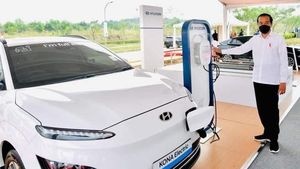 Gaya Jokowi Resmikan Pabrik Baterai Mobil Listrik Pertama di ASEAN