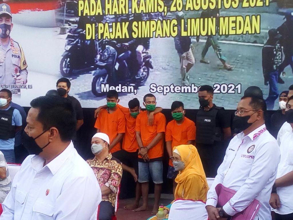 Perampok Toko Emas di Medan Nekat Beraksi karena Tergiur Hadiah Rp 100 Juta Perampok Toko Emas di Medan Nekat Beraksi karena Tergiur Hadiah Rp 100 Juta