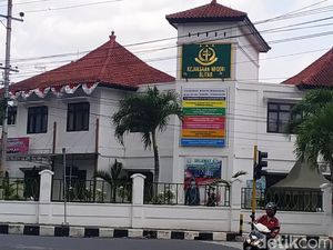 Takmir Masjid Pedofil di Blitar Hanya Divonis 9 Tahun, Ortu Korban Kecewa Takmir Masjid Pedofil di Blitar Hanya Divonis 9 Tahun, Ortu Korban Kecewa
