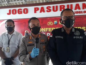 Saat Istri dan Tetangga Korban Tewas Jadi Tersangka Ledakan di Pasuruan Saat Istri dan Tetangga Korban Tewas Jadi Tersangka Ledakan di Pasuruan