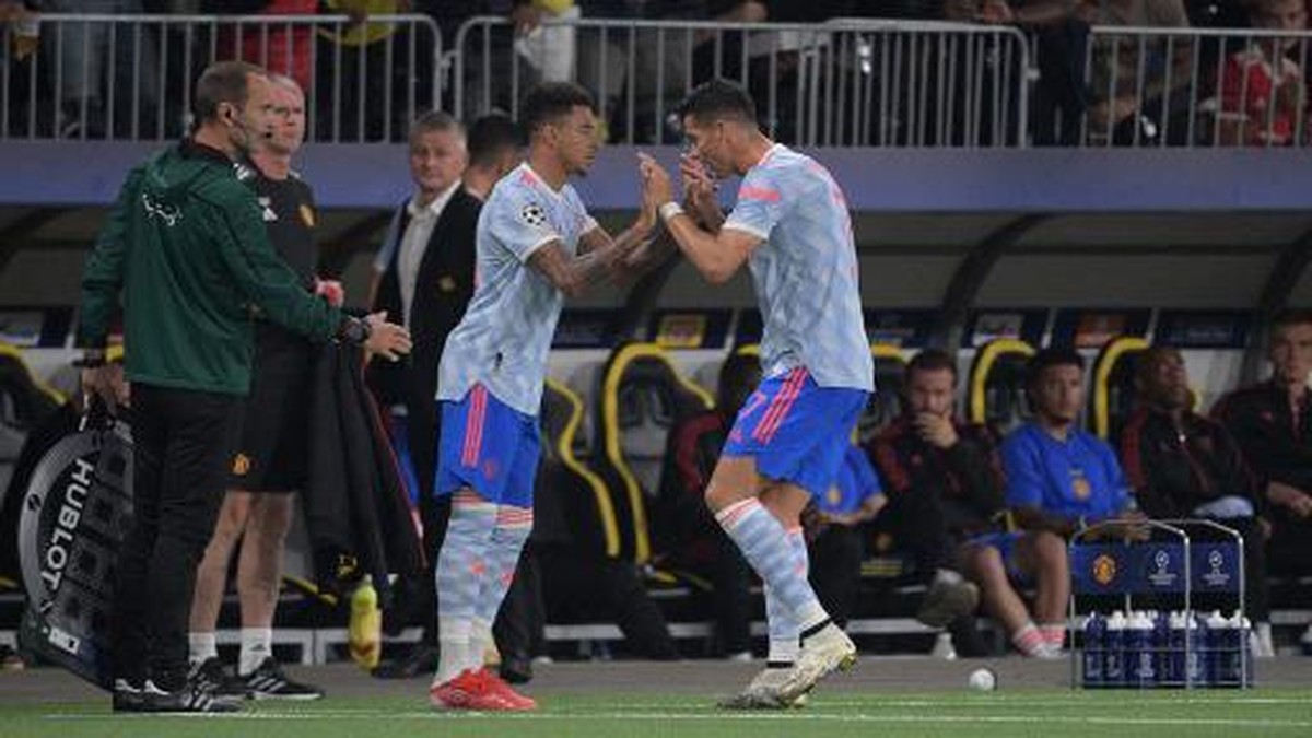 Jesse Lingard menggantikan Cristiano Ronaldo. (Foto: AFP/SEBASTIEN BOZON)