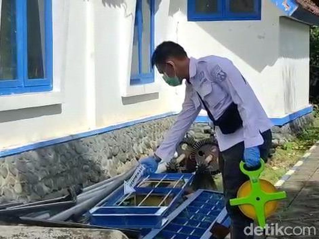Mayat Pria Dengan Pemberat Besi di Sungai Banyuwangi Diduga Bunuh Diri Mayat Pria Dengan Pemberat Besi di Sungai Banyuwangi Diduga Bunuh Diri