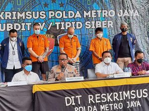 Aksi Warga Rusia-Belanda Bobol ATM di Jakarta Berujung Jadi Tersangka Aksi Warga Rusia-Belanda Bobol ATM di Jakarta Berujung Jadi Tersangka