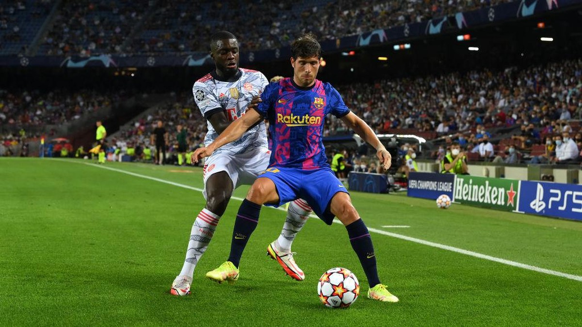 Sergi Roberto disiuli pendukung Barcelona, Gerard Pique sakit hati. (Foto: Getty Images/David Ramos)