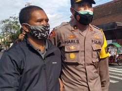 5 Fakta Suroto Peternak Blitar Nekat Bentangkan Poster hingga Diundang Jokowi