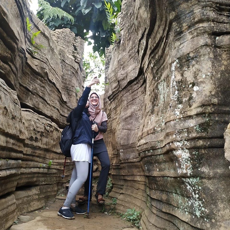 Trekking Bersama Keluarga