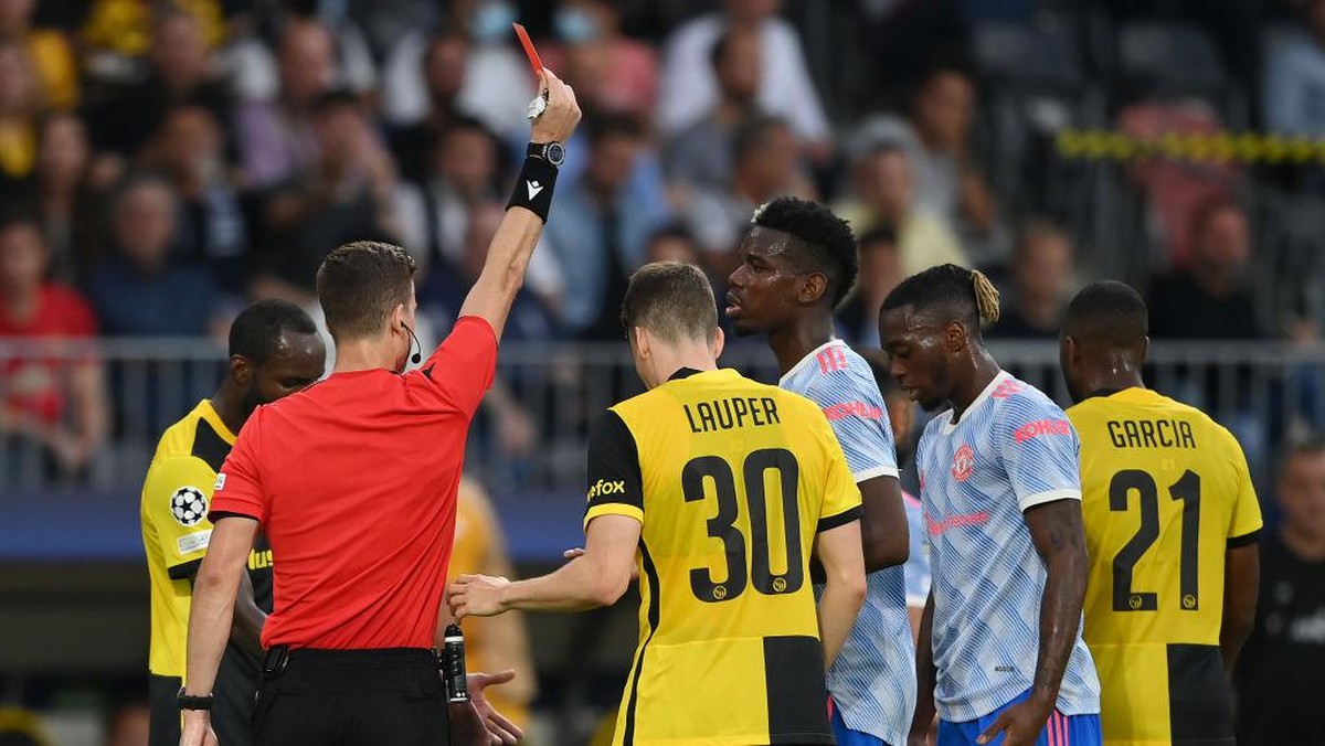 Bek kanan Man United Aaron Wan-Bissaka diskors dua pertandingan Liga Champions usai dikartu merah lawan Young Boys. (Foto: Getty Images/Matthias Hangst)