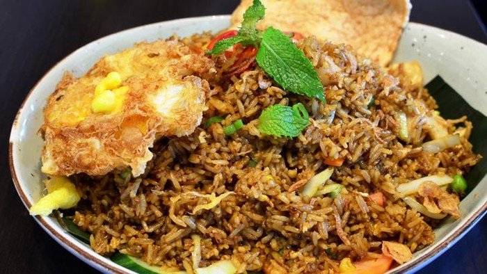 10 Restoran dengan Menu Nasi Goreng yang Terkenal Enak