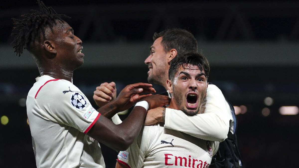 AC Milan akhirnya bermain lagi di Liga Champions. (Foto: AP/Peter Byrne)