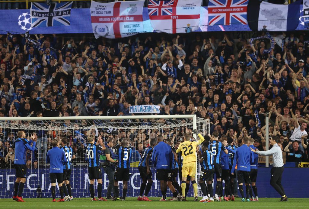 BRUGGE, BELGIUM - SEPTEMBER 15: Players of Club Brugge celebrate with their fans following the UEFA Champions League group A match between Club Brugge KV and Paris Saint-Germain at Jan Breydel Stadium on September 15, 2021 in Brugge, Belgium. (Photo by Lars Baron/Getty Images)