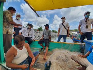Sistem Jemput Bola Layanan Perizinan di Jatim Disambut Bahagia Nelayan