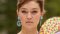 10 Foto Cantik Gigi Hadid Comeback Modelling Setelah Melahirkan, Bawa Dot