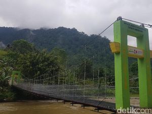 Magic! Jembatan Gantung Mamasa Sudah Bersalin Rupa Magic! Jembatan Gantung Mamasa Sudah Bersalin Rupa