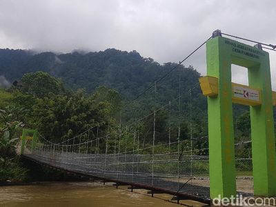 Magic! Jembatan Gantung Mamasa Sudah Bersalin Rupa